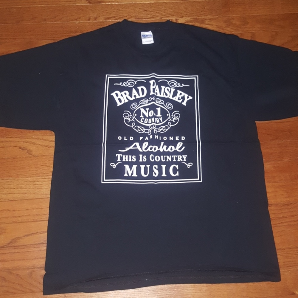 Brad Paisley Concert T Shirt - Picture 2 of 4